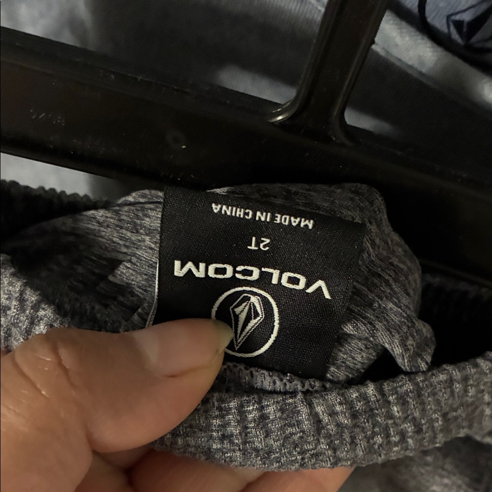 Volcom 2T set - Picture 5 of 8
